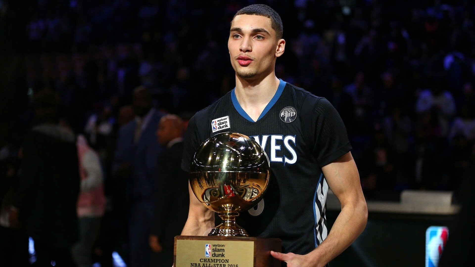 社会公益：联赛球星参与公益活动助力社区发展，社会公益活动宣传标语