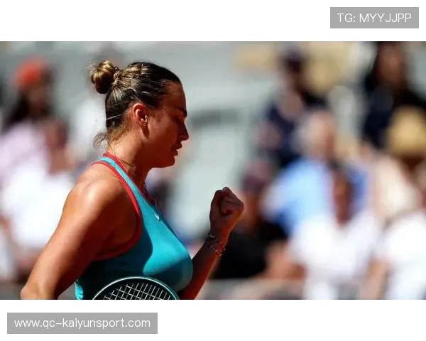 不是球场也能主场！萨巴伦卡黑裙造型气场十足，萨巴伦卡肌肉