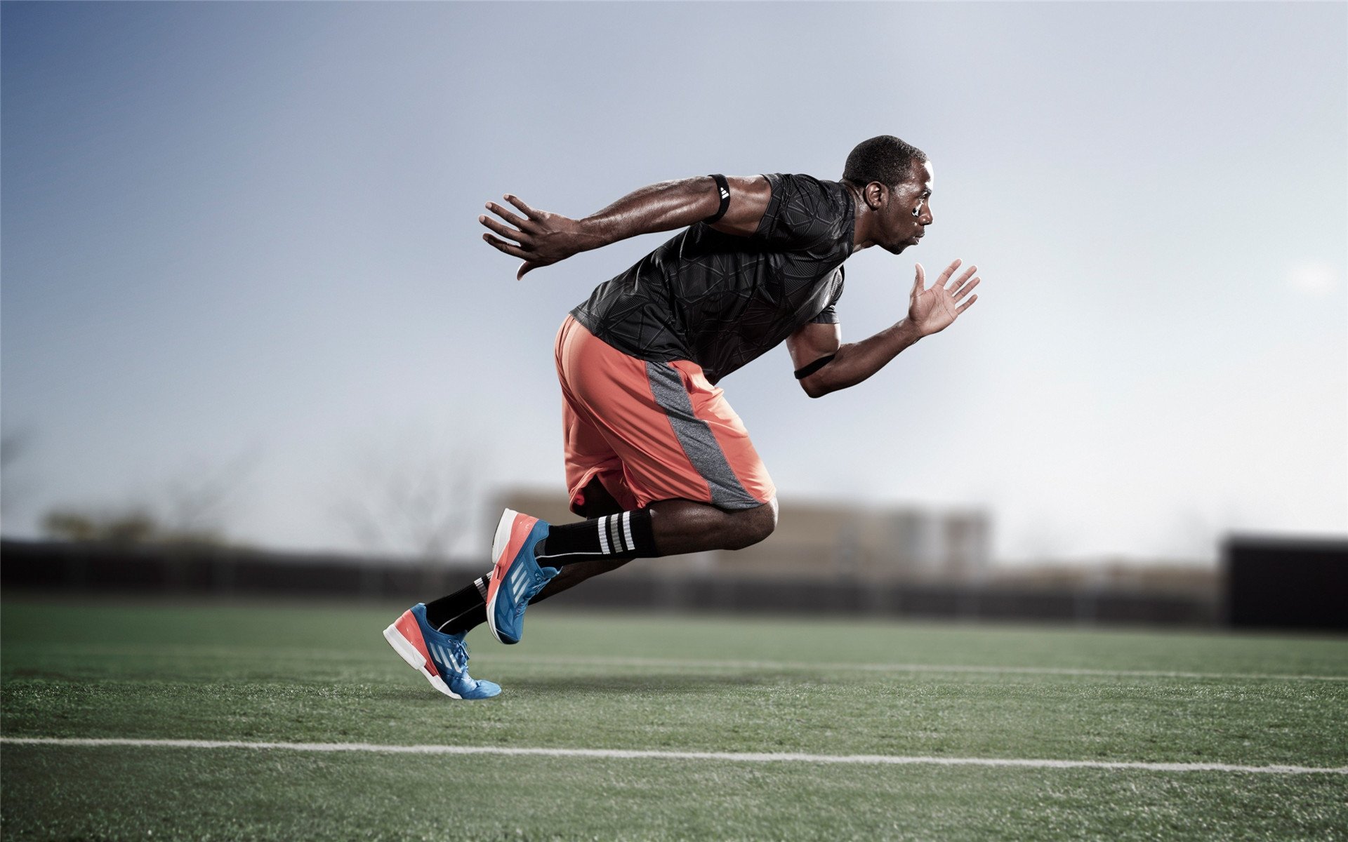 巴萨极限压榨：14场12球前锋被要求降薪续约，巴萨现任前锋